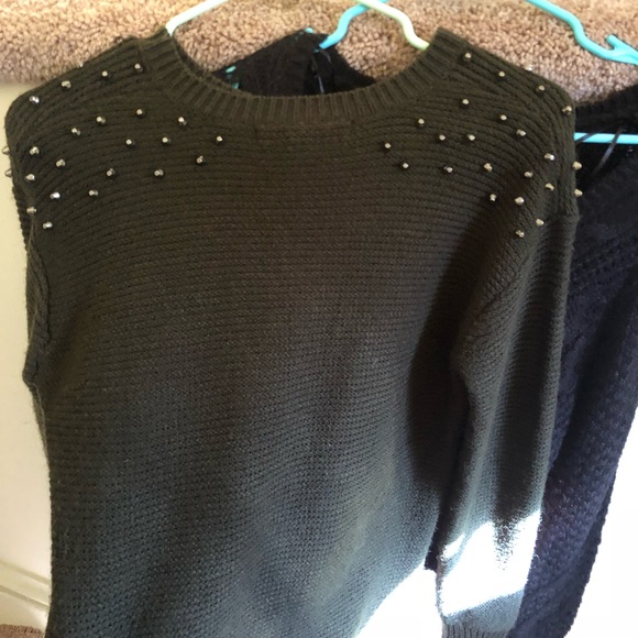 Sweater bundle - Picture 2 of 2